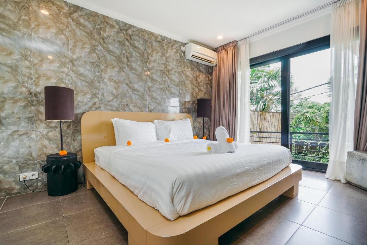 Roma - 2 Bedroom Private In Seminyak, 250m Away From La Favela Villa