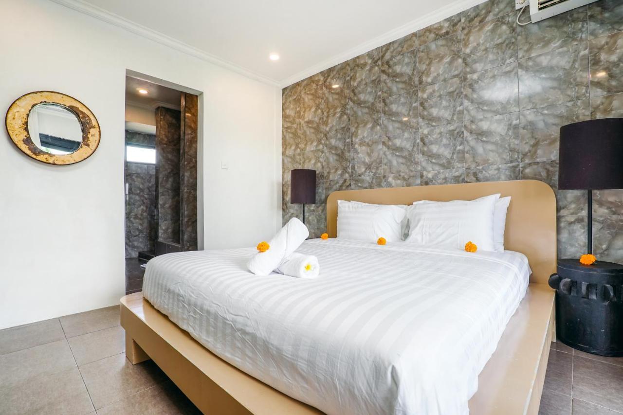 Roma - 2 Bedroom Private In Seminyak, 250m Away From La Favela Villa *